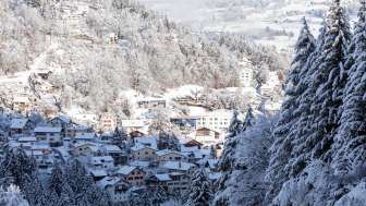 Spital Thusis im Sommer