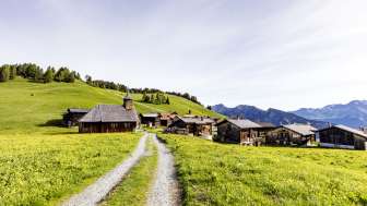 Obermutten im Sommer