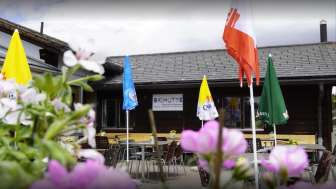 Die Skihütte Oberurmein im Winter