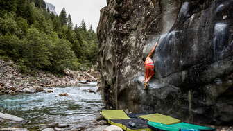 Das Boulderparadies Magic Wood bei Ausserferrera