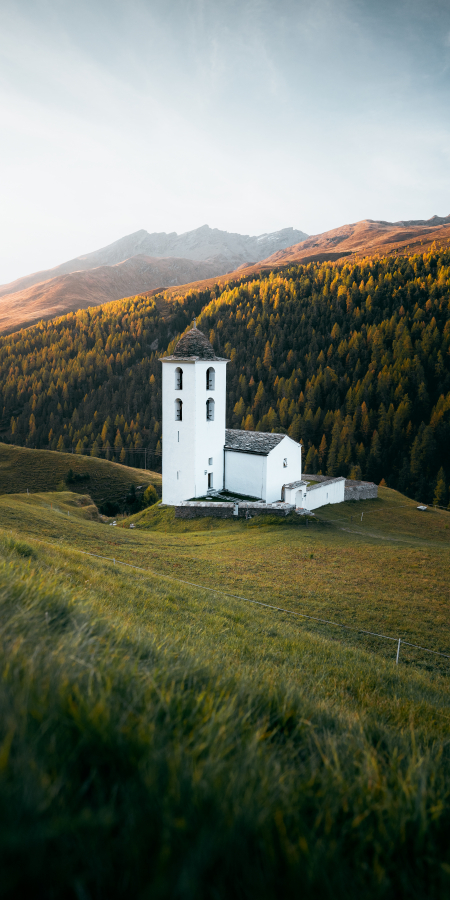 Die Edelweisskirche in Cresta im Avers