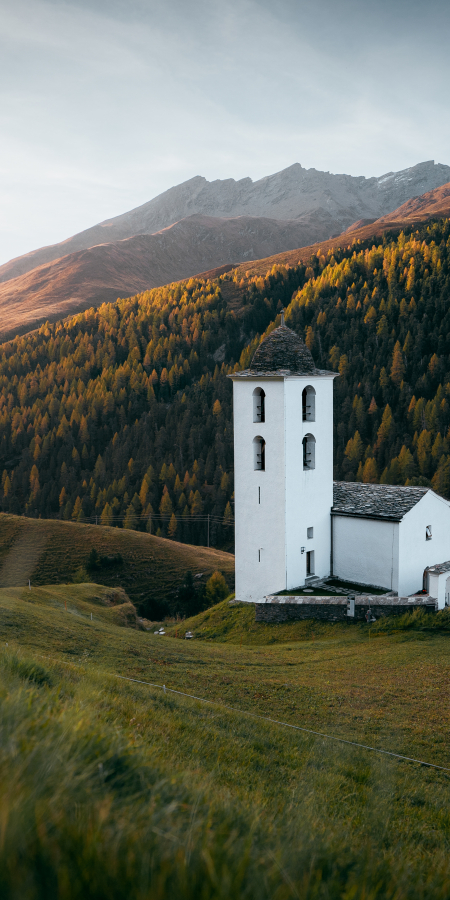 Die Edelweisskirche in Cresta im Avers